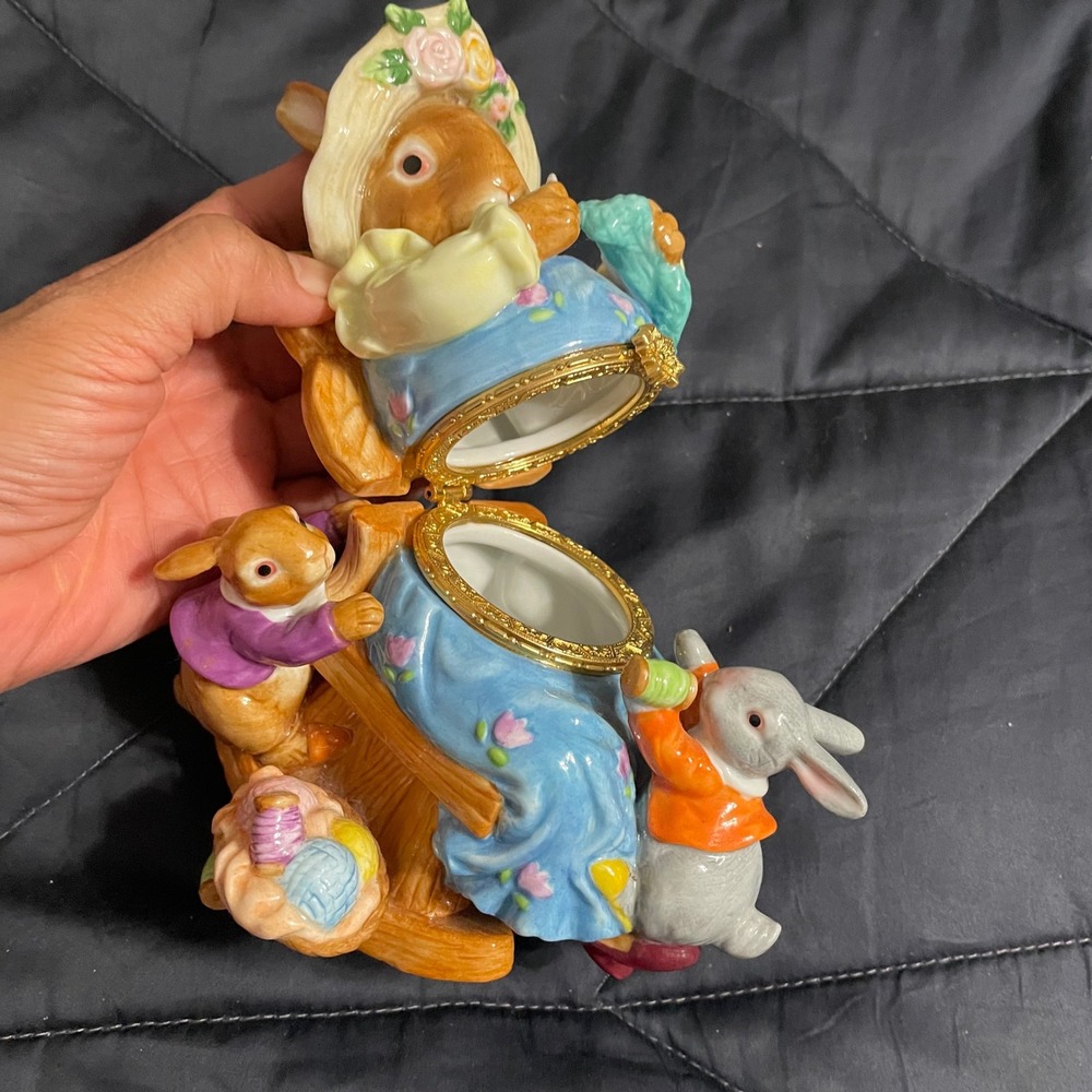 CWC Ceramic Bunny Family Rocking Chair Hinged Trinket Box Mother Rabbit Figurine - Picture 6 of 7